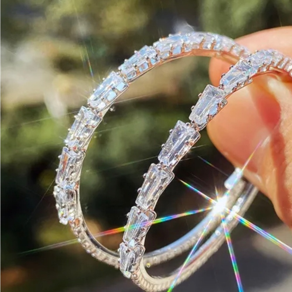 Absolutely Stunning Real Diamond 💎 Moissanite Cut Hoop Earrings - Picture 3 of 10